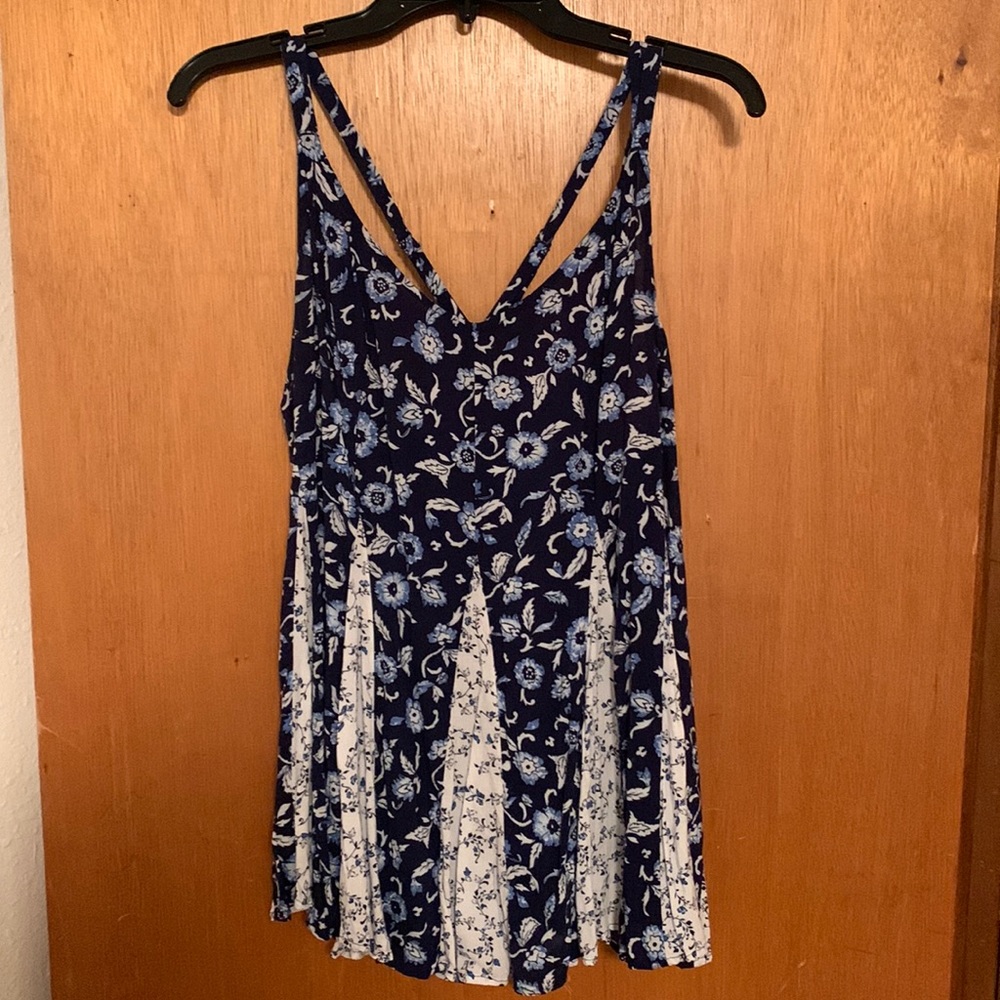 Torrid floral Blue and white tank